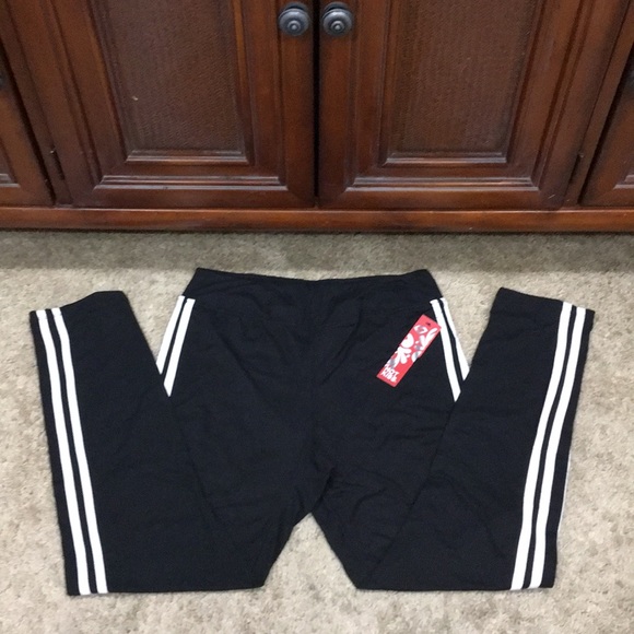 💯 HOT KISS 💯 COLLECTION SUPER STYLISH LEGGINGS - Picture 3 of 6